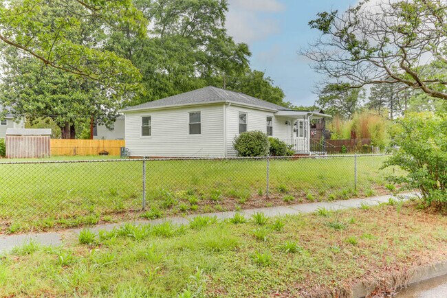 Building Photo - 7725 Fayver Ave