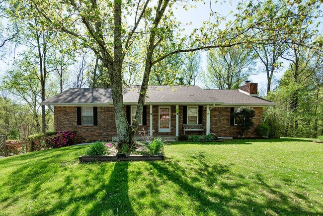 Building Photo - 283 Countryside Dr