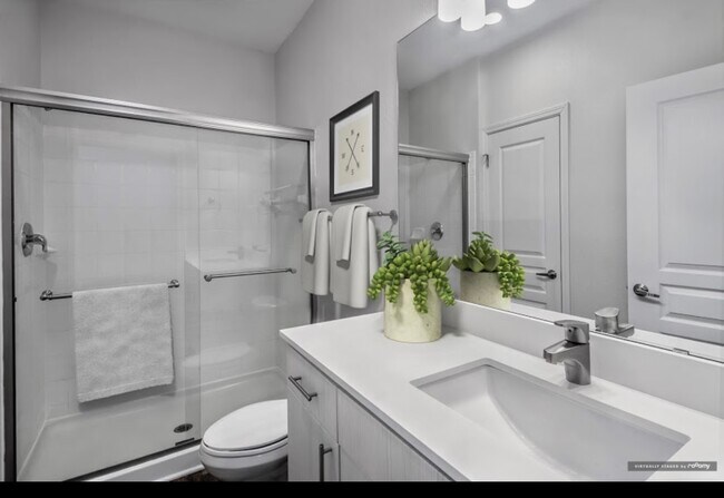 Master bedroom stand in shower - 4500 Manor Village Way
