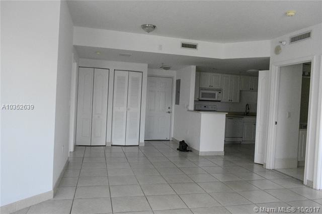 Foto principal - 1627 SW 37th Ave