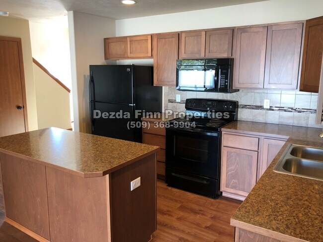 Building Photo - Spokane Valley Duplex 3 bed/2.5 bath