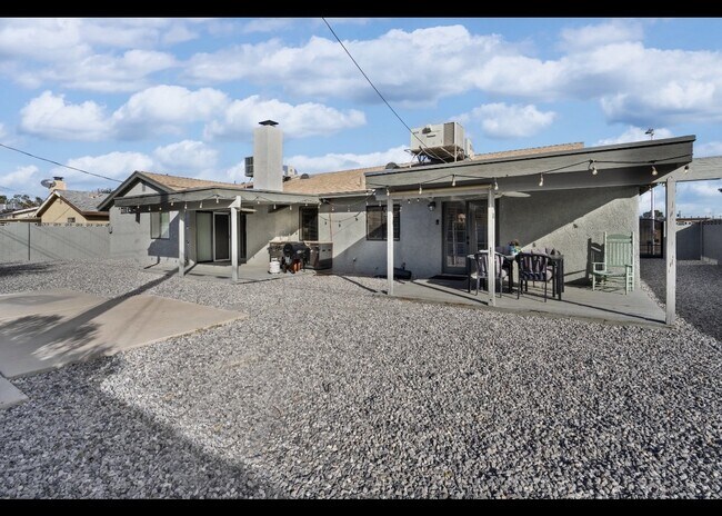 Foto del edificio - Fully Furnished Executive Rental in Las Vegas | Adjacent to Premier Golf Course | Pre-Leasing for...