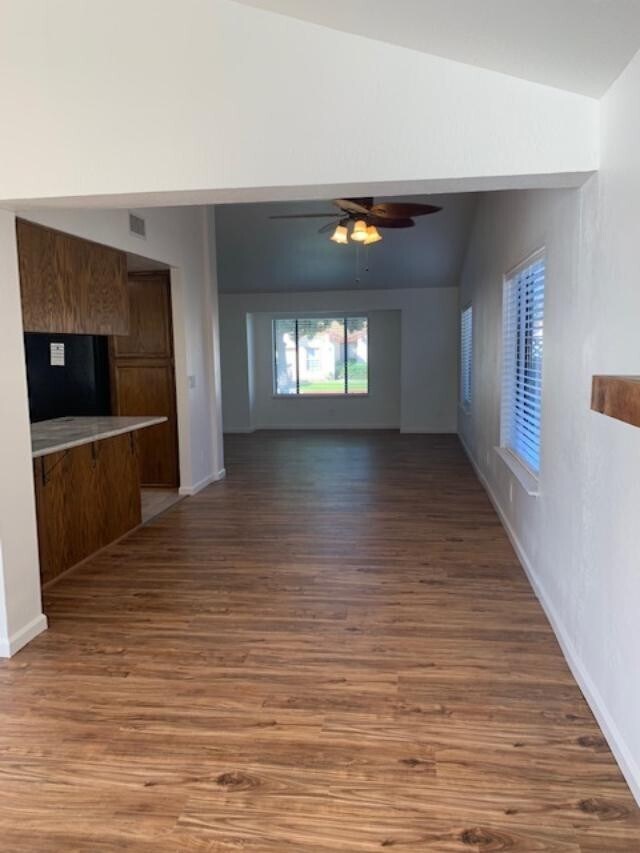Foto del edificio - Awesome 3 Bedroom Home! Great Price, Great Location And It's Available Now!