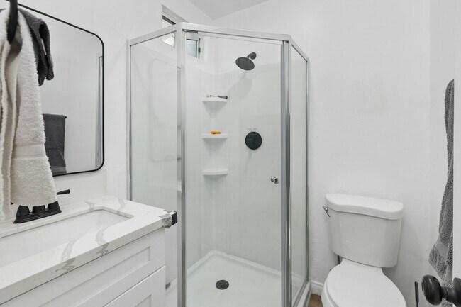 Foto del edificio - 5590 Shasta Ln