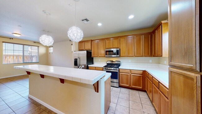 Building Photo - 39 Crystalwood Cir