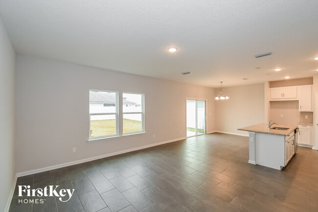 Building Photo - 529 Chandler Dr