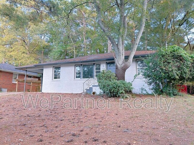 Building Photo - 2744 Fairlane Dr SE