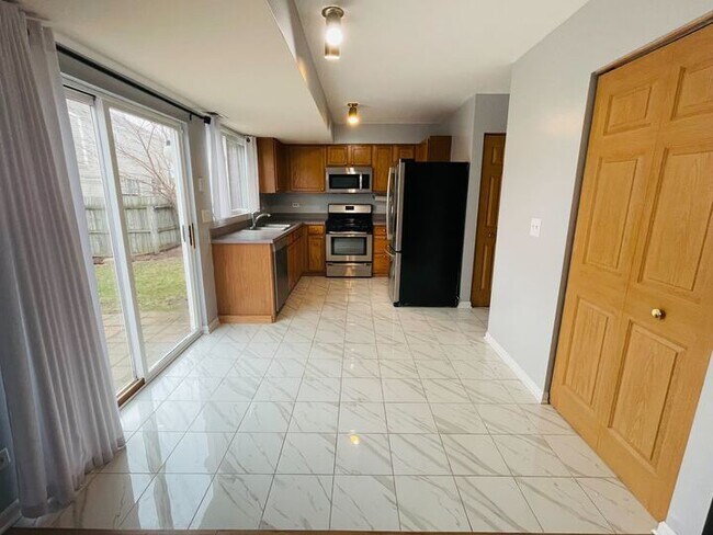 Foto del edificio - 1740 Windcrest Ln