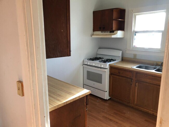Building Photo - 446 Lindberg Dr