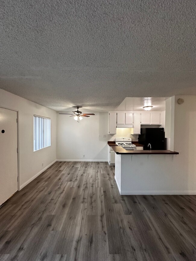 Building Photo - 5134 Glendora Ave