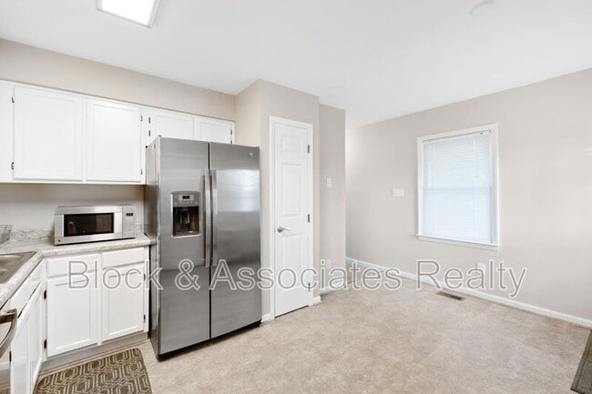 Building Photo - 2922 Glenridge Dr