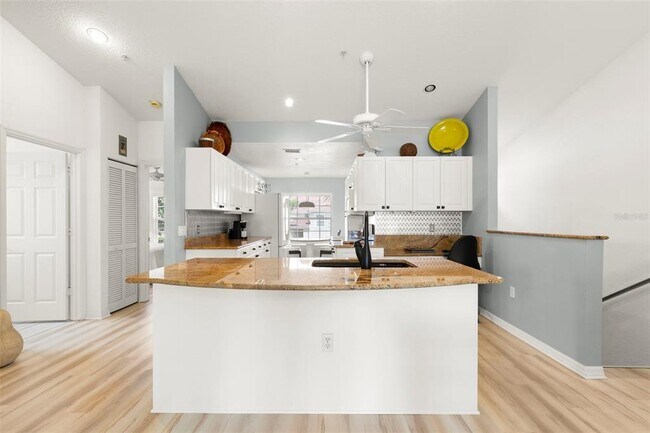 Foto del edificio - 6758 Fairview Terrace