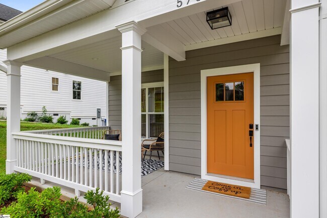 Foto del edificio - 570 Lowndes Hill Rd
