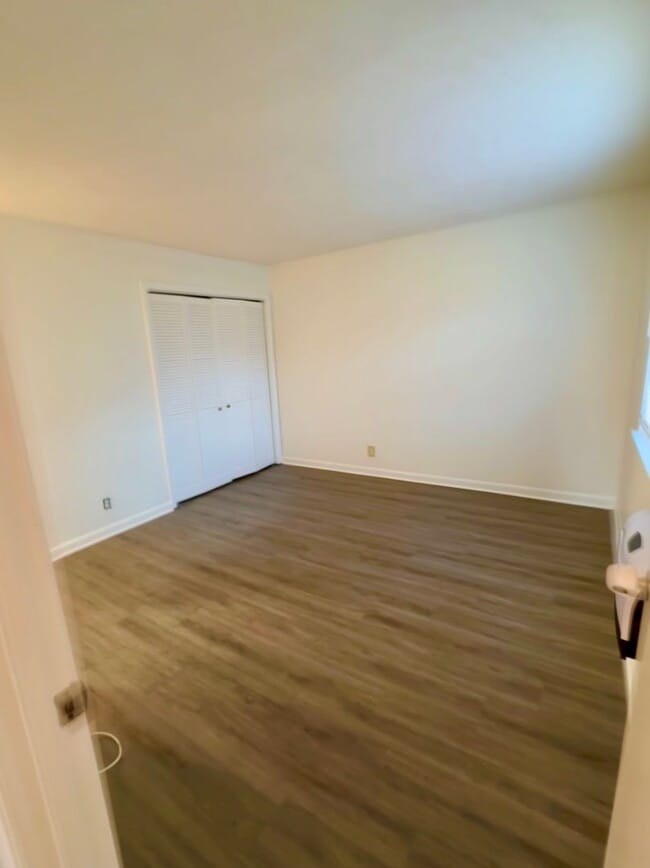 Building Photo - 5144-5158 Linbar Drive