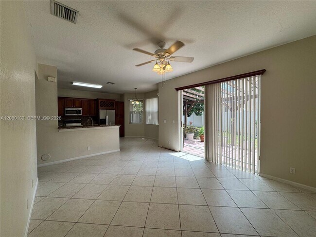 Foto del edificio - 1893 SW 149th Ave