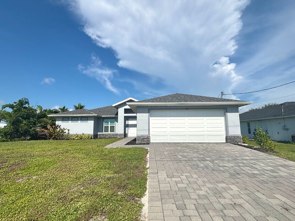 Spacious & Modern 3 Bed, 2 Bath in NW Cape... - Spacious & Modern 3 Bed, 2 Bath in NW Cape...