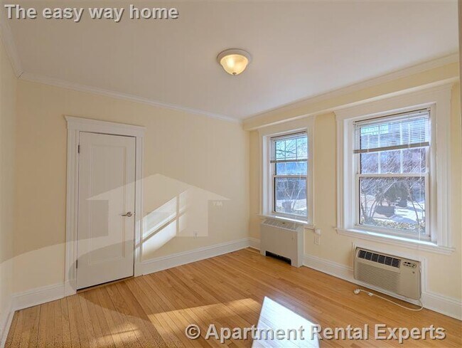 Building Photo - 22 Chauncy St