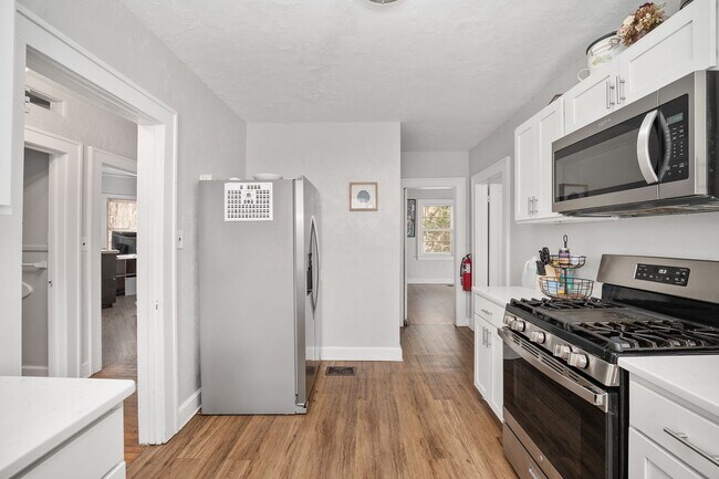 Foto del edificio - 949 SW 13th St