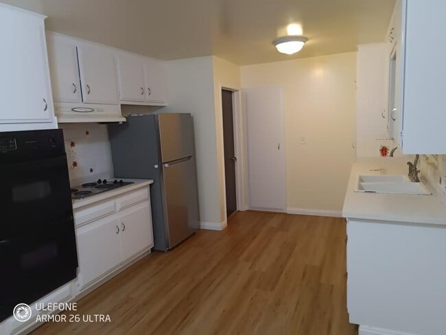 Building Photo - 2.0 bedroom in Bell California 90201