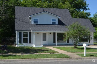 Building Photo - 305 Meggs St