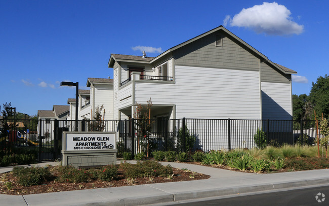 Foto del edificio - Meadow Glen Apartments