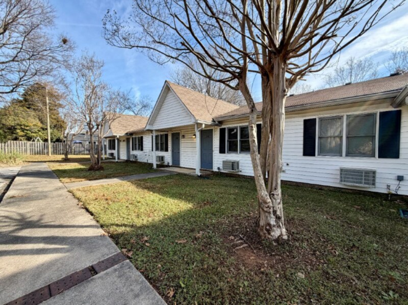 Foto principal - 1442 Riverview Rd