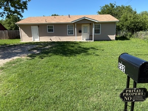 Building Photo - 232 W 6th St