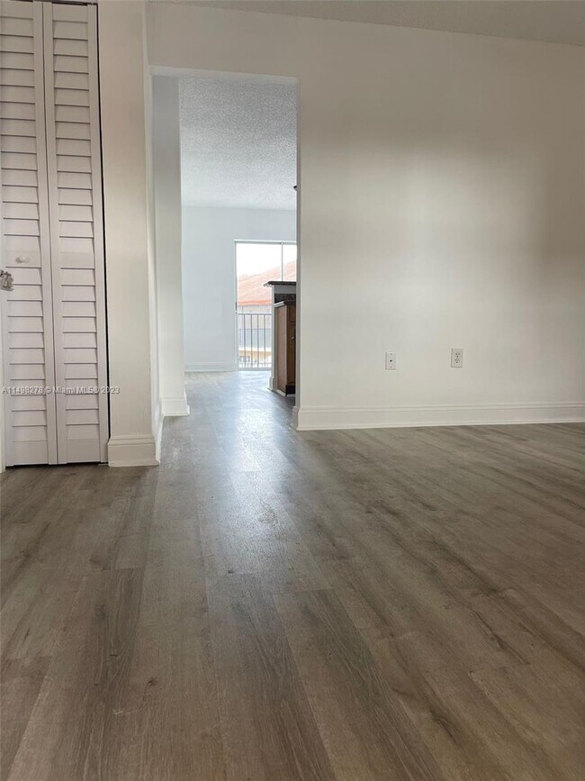 Foto del edificio - 5435 W 24th Ave