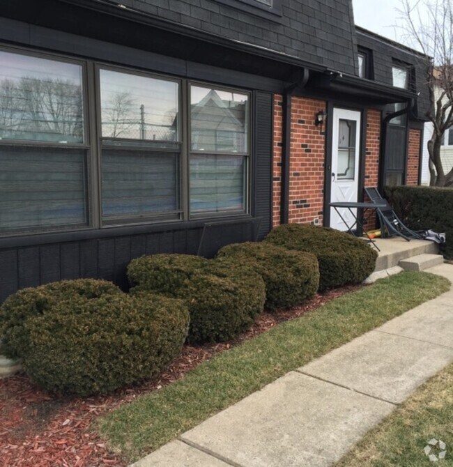 Park West Townhomes Apartments under 2,500 Deerfield, IL 1 Rentals