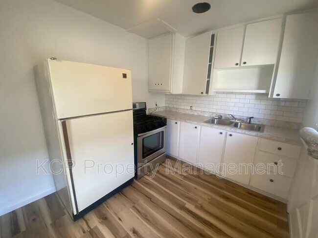 Foto del edificio - 323 N 13th St