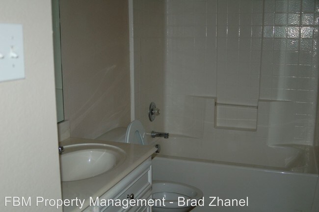 Building Photo - 309 Creekside Way