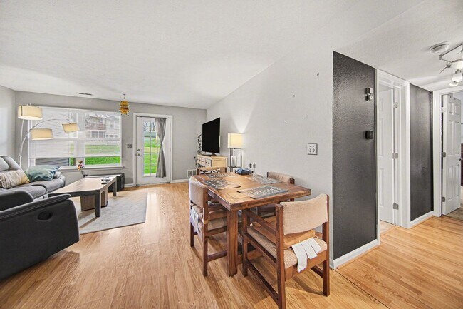 Foto del edificio - 1305 Millbrook Trail