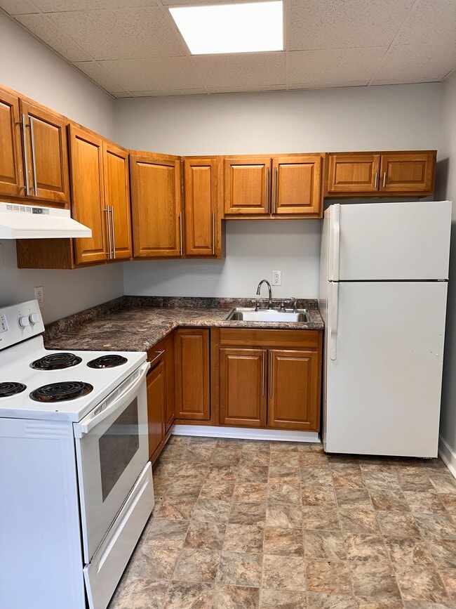 Building Photo - 310 Union St