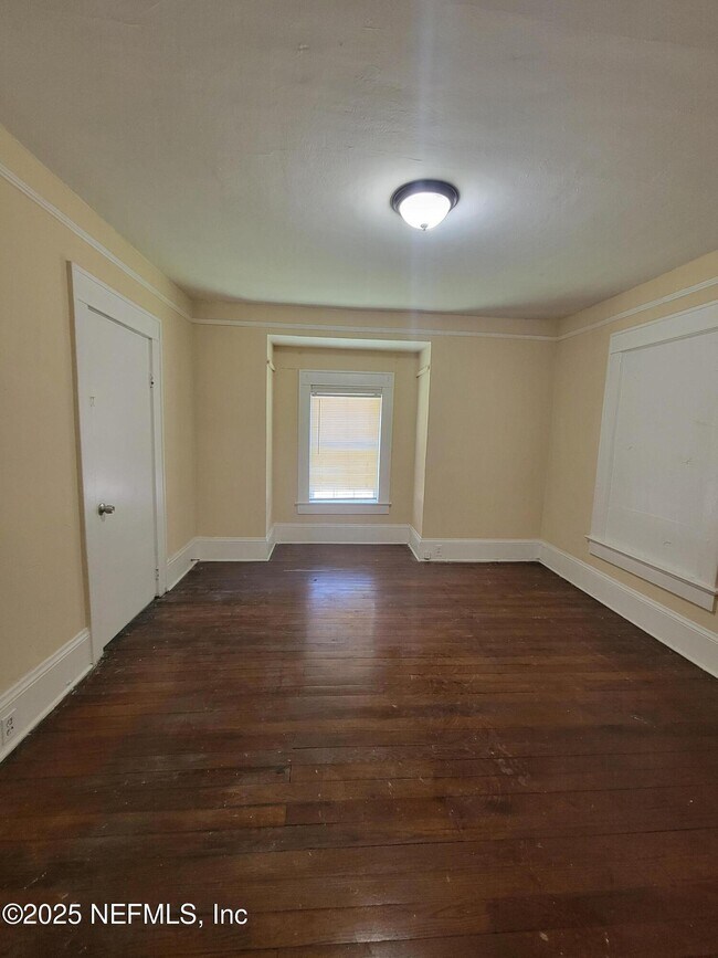 Building Photo - 3842 Boulevard