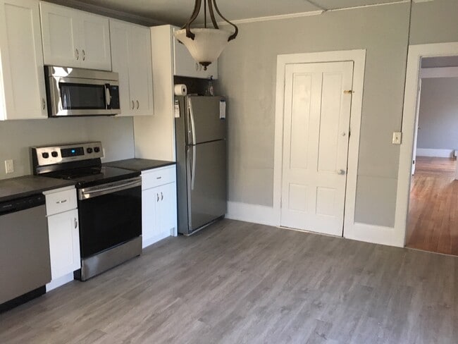 Building Photo - 857 Broadway