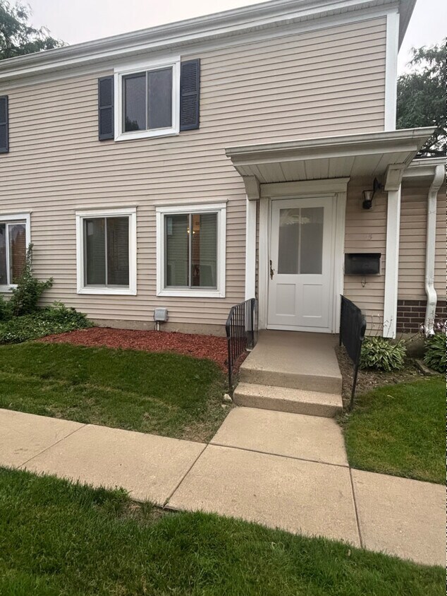 Foto principal - 1595 Cove Dr