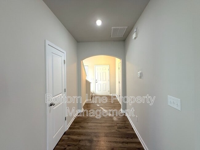 Building Photo - 7703 E Lane Dr