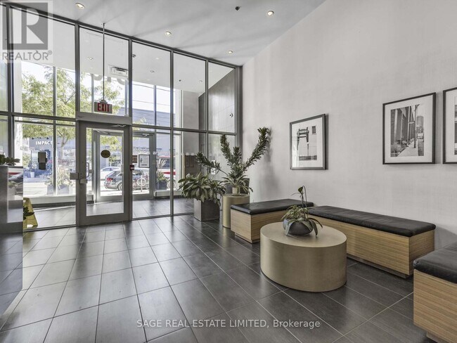 Photo du bâtiment - 510-510 King St E