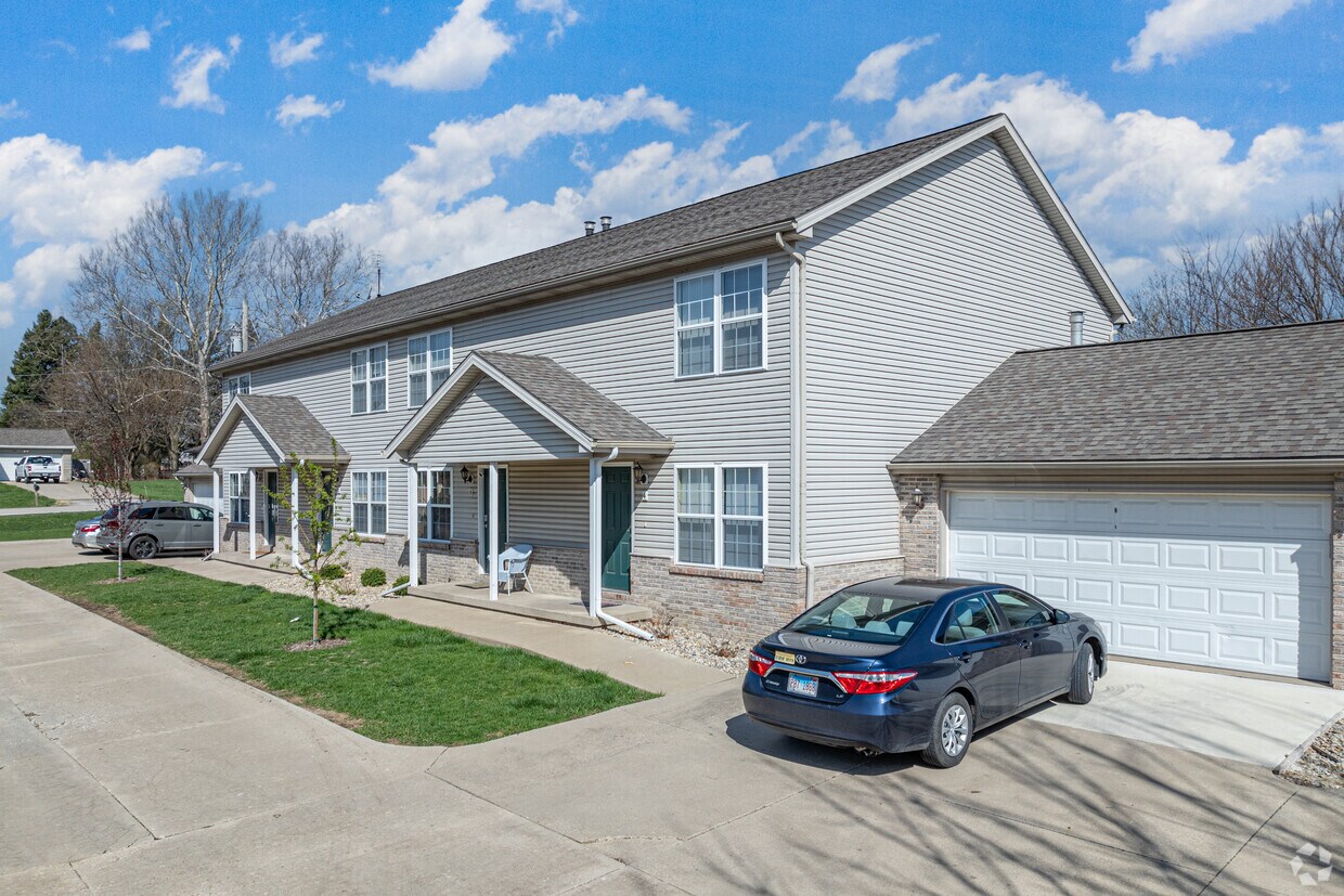 Foto principal - Maple Hill Townhomes