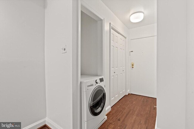 Foto del edificio - 1316 New Hampshire Ave NW