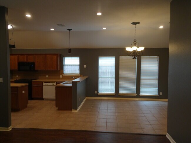 OPEN CONCEPT - 110 Hackamore Ln