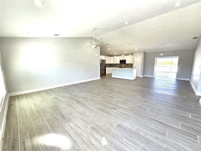 Building Photo - 7301 Mineola Rd