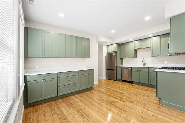 Building Photo - 42 Almont St