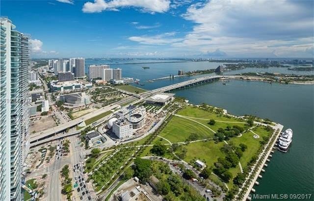 Primary Photo - 888 Biscayne Blvd