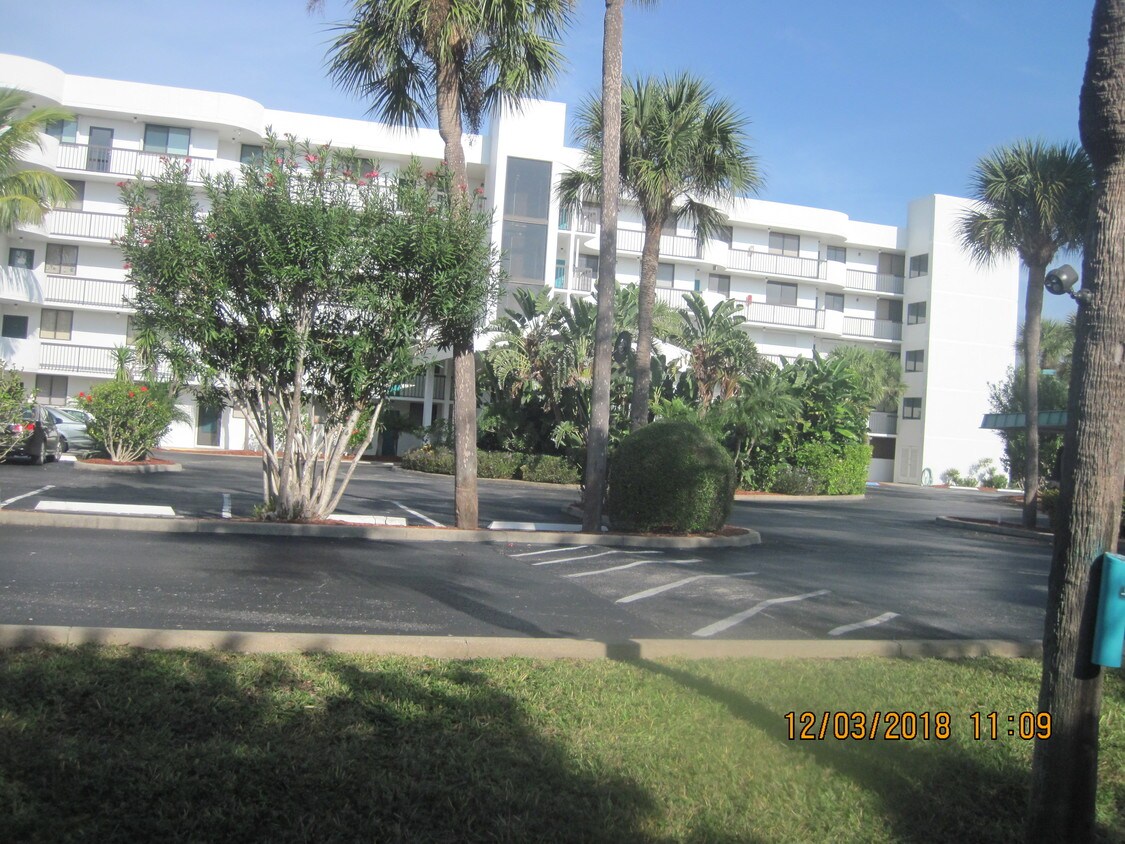Foto principal - 300 Columbia Dr