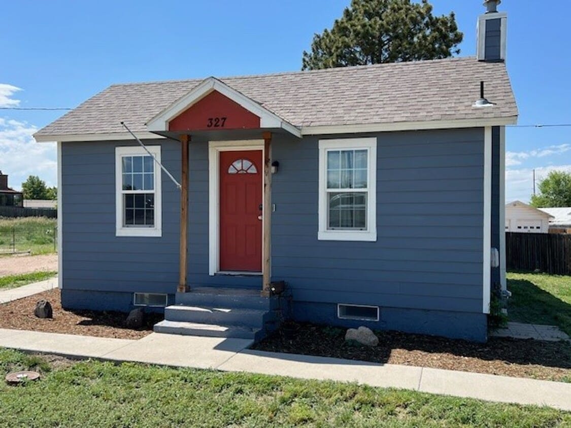 Primary Photo - Beautiful 4 bedroom house