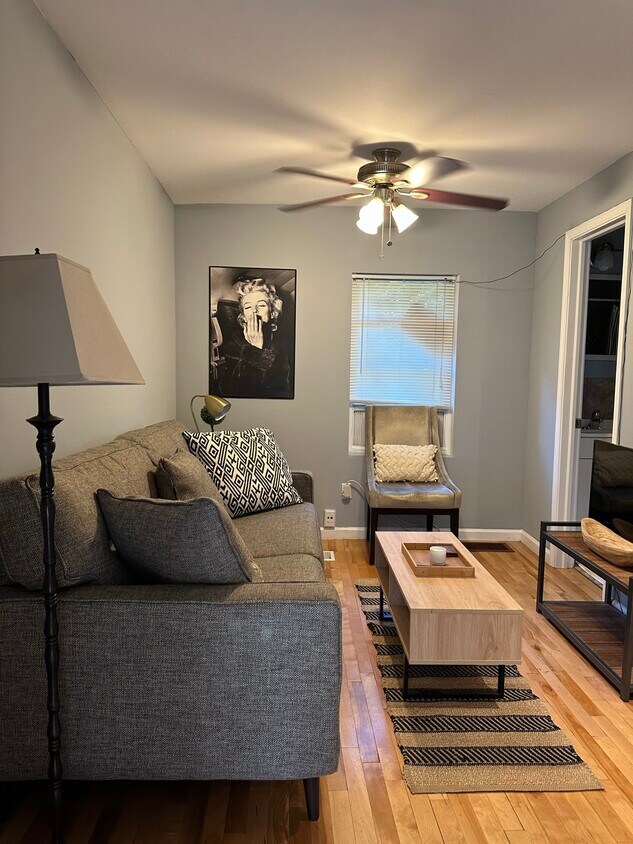 Foto principal - 2249 W.11th Street