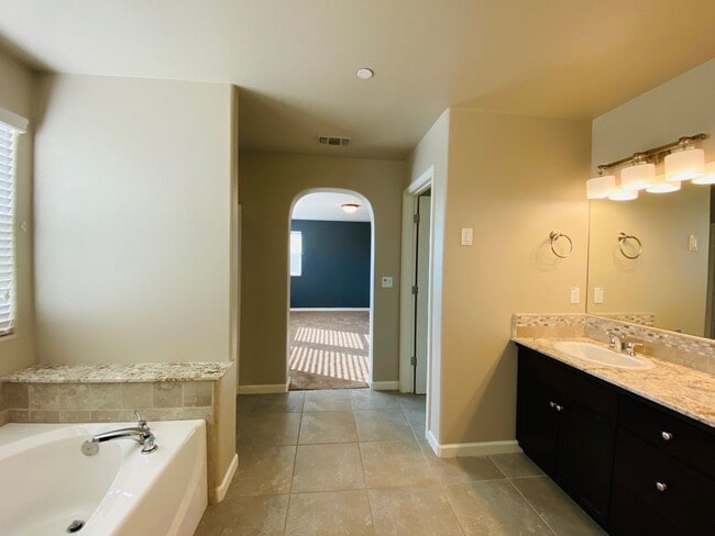 Building Photo - $2,600 Zero Deposit Ask Me How, Beautiful ...