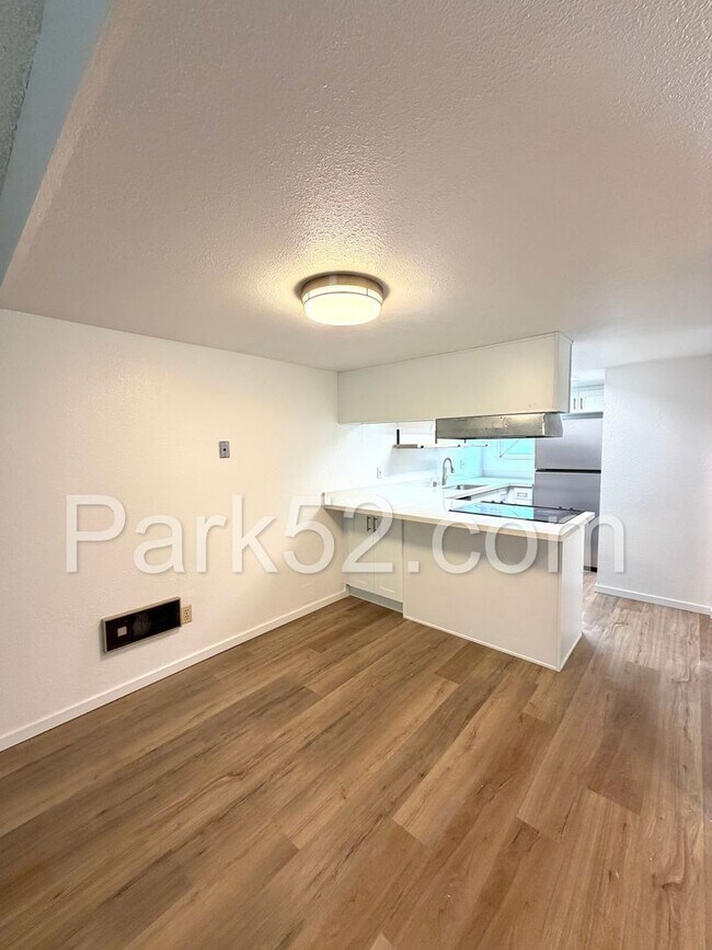 Foto del edificio - 9421 43rd St Ct W