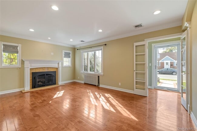 Building Photo - 17 Cedar Dr